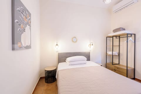 Single Room | Desk, soundproofing, free WiFi, bed sheets