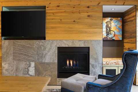 Flat-screen TV, fireplace