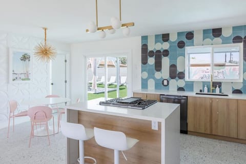 Palm Vista: Beautiful Cabana, Tiger Mural, Heated Pool & Spa, Office & Mini Golf in Palm Springs CA managed by Rather Be Properties