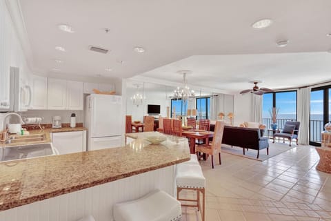 Condo, Multiple Beds, Balcony, Ocean View | Private kitchen | Fridge, microwave, oven, stovetop