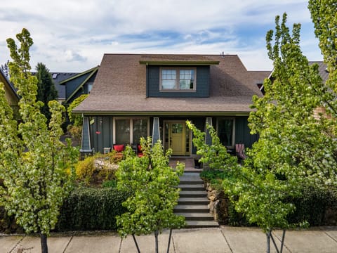 House, 2 Bedrooms | Exterior