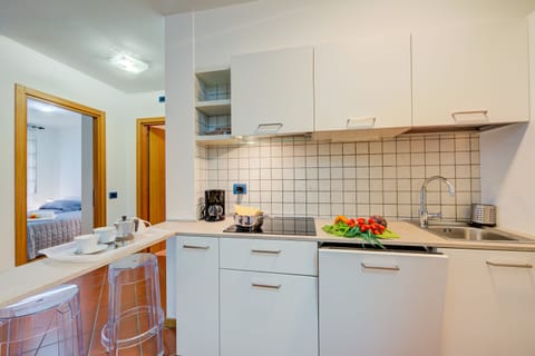 The kitchen with dishwasher