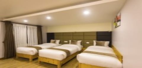 Deluxe Triple Room | Free WiFi, bed sheets