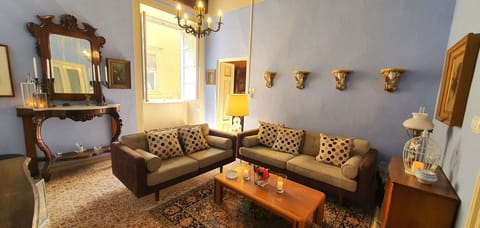 Picture Frame, Couch, Furniture, Property, Table, Lighting, Interior Design, Wood, Plant, Floor