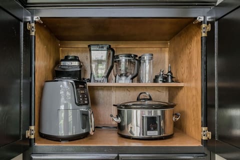 Ninja blender, air fryer and crockpot.