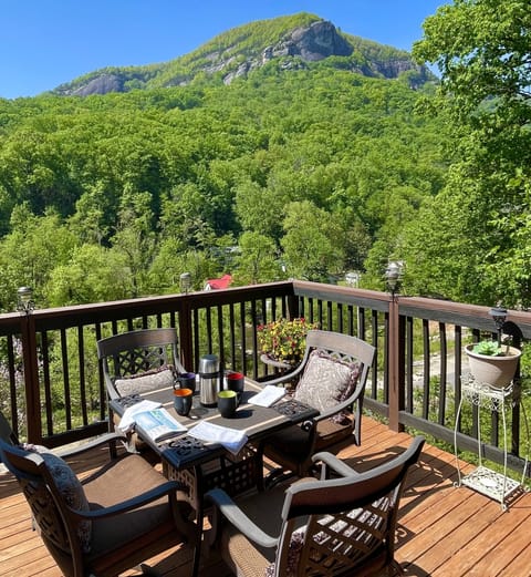 Welcome to Rising Wind Cabin