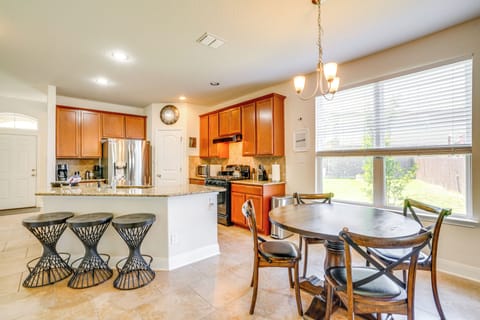 House (4 Bedrooms) | Interior