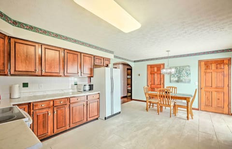 House (3 Bedrooms) | Private kitchen | Microwave, oven, stovetop, dishwasher