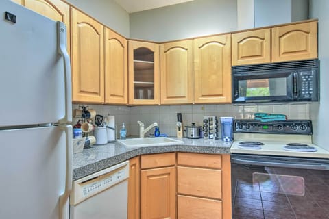 Apartment (1 Bedroom) | Private kitchen | Microwave, oven, stovetop, dishwasher