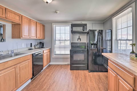 Apartment (3 Bedrooms) | Private kitchen | Microwave, oven, stovetop, dishwasher