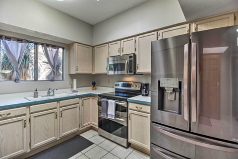 Apartment (2 Bedrooms) | Private kitchen | Microwave, oven, stovetop, dishwasher