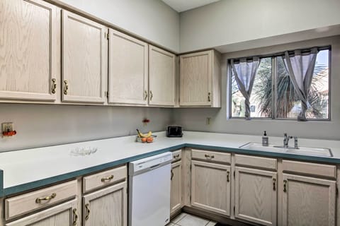 Apartment (2 Bedrooms) | Private kitchen | Microwave, oven, stovetop, dishwasher