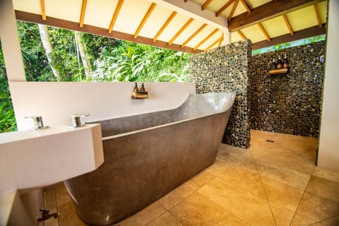 Luxury Villa | Bathroom | Separate tub and shower, rainfall showerhead, hair dryer, towels