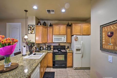 House (2 Bedrooms) | Private kitchen | Microwave, oven, stovetop, dishwasher