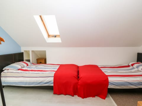 2 bedrooms, individually decorated, individually furnished, free WiFi