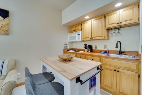 Apartment (0 Bedroom) | Interior