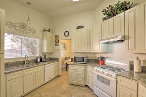 House (3 Bedrooms) | Private kitchen | Microwave, oven, stovetop, dishwasher