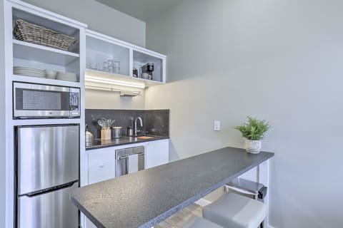 Apartment (1 Bedroom) | Private kitchen | Microwave, oven, stovetop, dishwasher