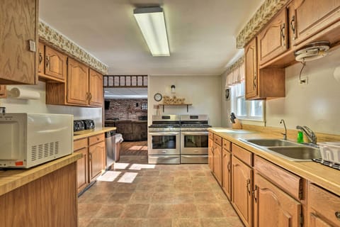 House (3 Bedrooms) | Private kitchen | Microwave, oven, stovetop, dishwasher