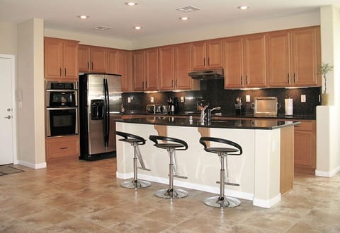 House (5 Bedrooms) | Private kitchen | Microwave, oven, stovetop, dishwasher