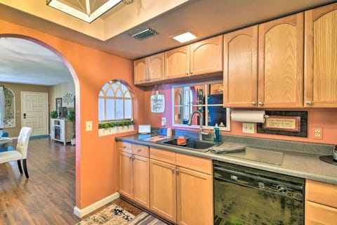 Apartment (2 Bedrooms) | Private kitchen | Microwave, oven, stovetop, dishwasher