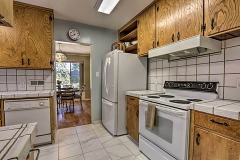 House (2 Bedrooms) | Private kitchen | Microwave, oven, stovetop, dishwasher