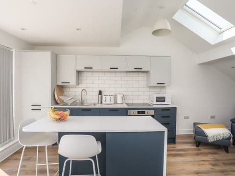 Fridge, dishwasher, electric kettle, toaster