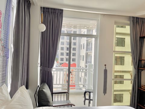 Deluxe Room, 1 King Bed, Balcony, City View | Balcony view