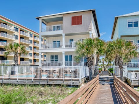 Welcome to Cottages at Romar - Sea La Vie