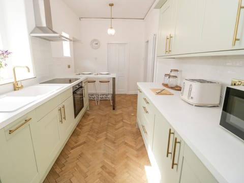 Fridge, dishwasher, electric kettle, toaster