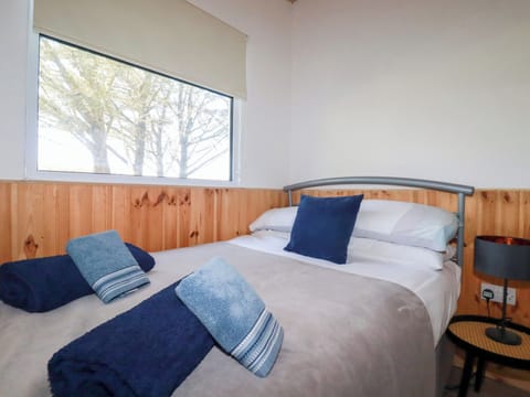 Cottage | 2 bedrooms, individually decorated, individually furnished