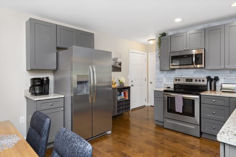 Full suite of appliances.