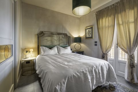 Deluxe Apartment | 2 bedrooms, iron/ironing board, free cribs/infant beds, free WiFi