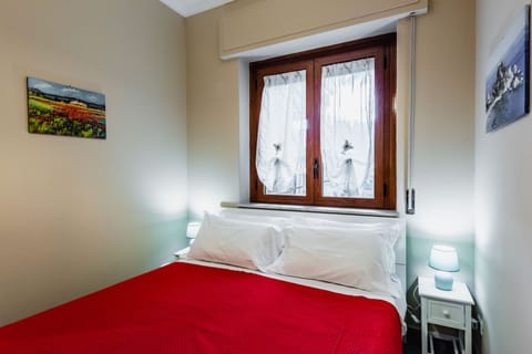 Business Apartment | Iron/ironing board, free WiFi, bed sheets