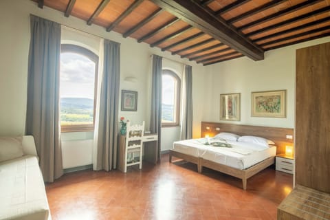 Quadruple Room | Hypo-allergenic bedding, down comforters, in-room safe, blackout drapes