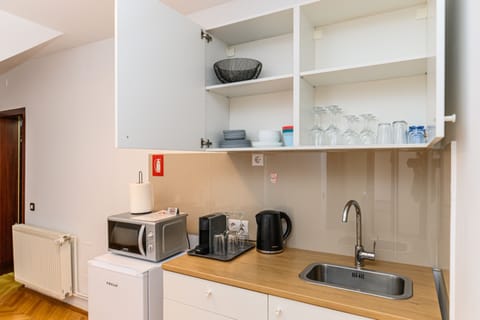 Panoramic Apartment, Terrace | Private kitchen | Coffee/tea maker, electric kettle