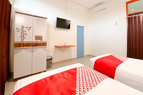 Standard Twin Room | Desk, laptop workspace, free WiFi, bed sheets