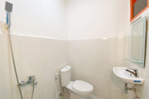 Standard Single Room | Bathroom | Shower