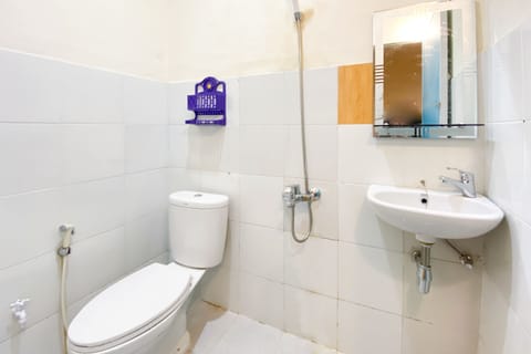 Standard Double Room | Bathroom | Shower