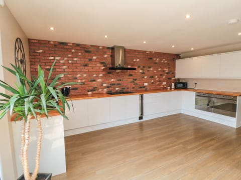 Fridge, dishwasher, electric kettle, toaster