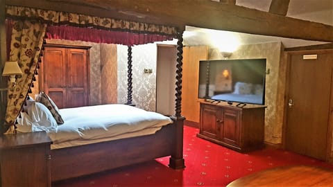 Junior Double Room, 1 King Bed, Ensuite (Bridal Suite)