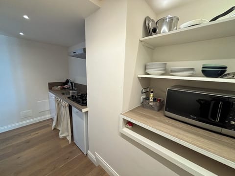 Superior Apartment, 1 Bedroom, Ensuite, Sea View | Premium bedding, Select Comfort beds, individually furnished, desk