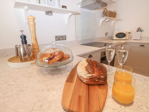 Fridge, dishwasher, electric kettle, toaster