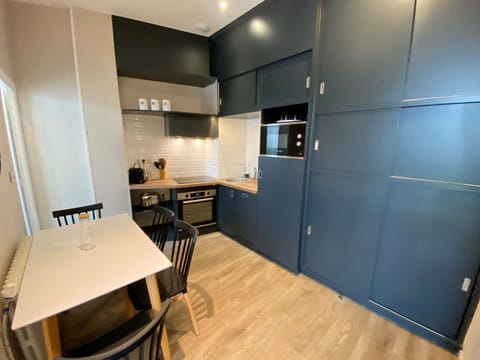 Family Apartment, Ensuite, Courtyard View (Appartement plain pied) | Private kitchen