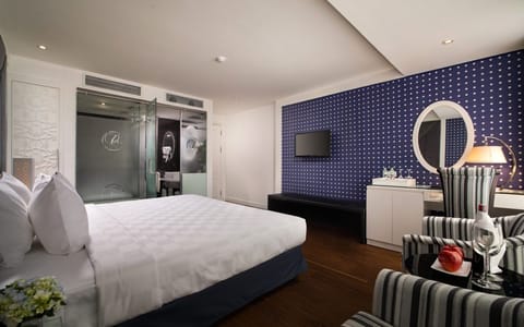 Royal Double or Twin Room, City View | Premium bedding, minibar, blackout drapes, soundproofing
