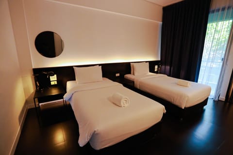 Standard Twin Room (Adult Only) | Premium bedding, minibar, in-room safe, desk