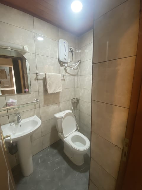 Comfort Double Room | Bathroom | Bidet, towels