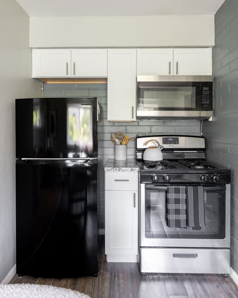 Explore the complete set of appliances available in the kitchen for your use