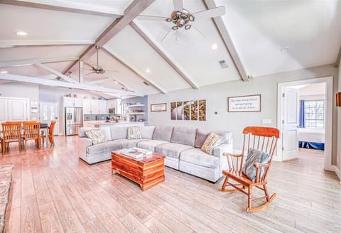 Lake Daze - Family room