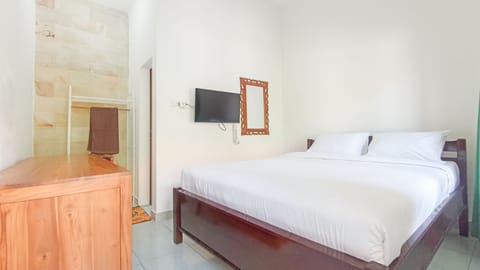 Standard Double Room | Minibar, desk, free WiFi, bed sheets